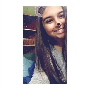 Meet your Posher, Chloe